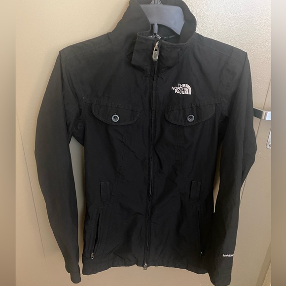 North Face Hyvent Black Women XS Full Zip & Pockets Inside Media Pocket $129 - Picture 1 of 14